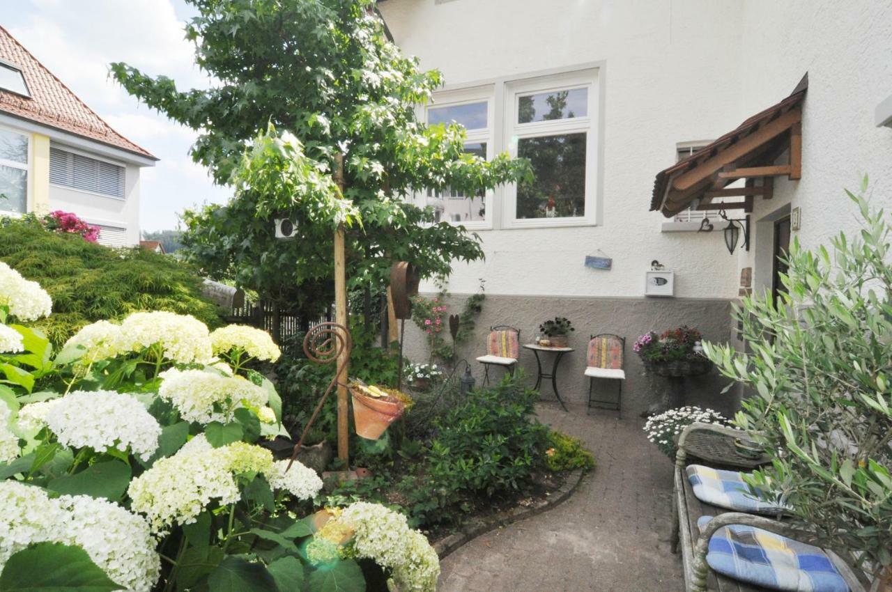 Lamba Gastezimmer Homestay *